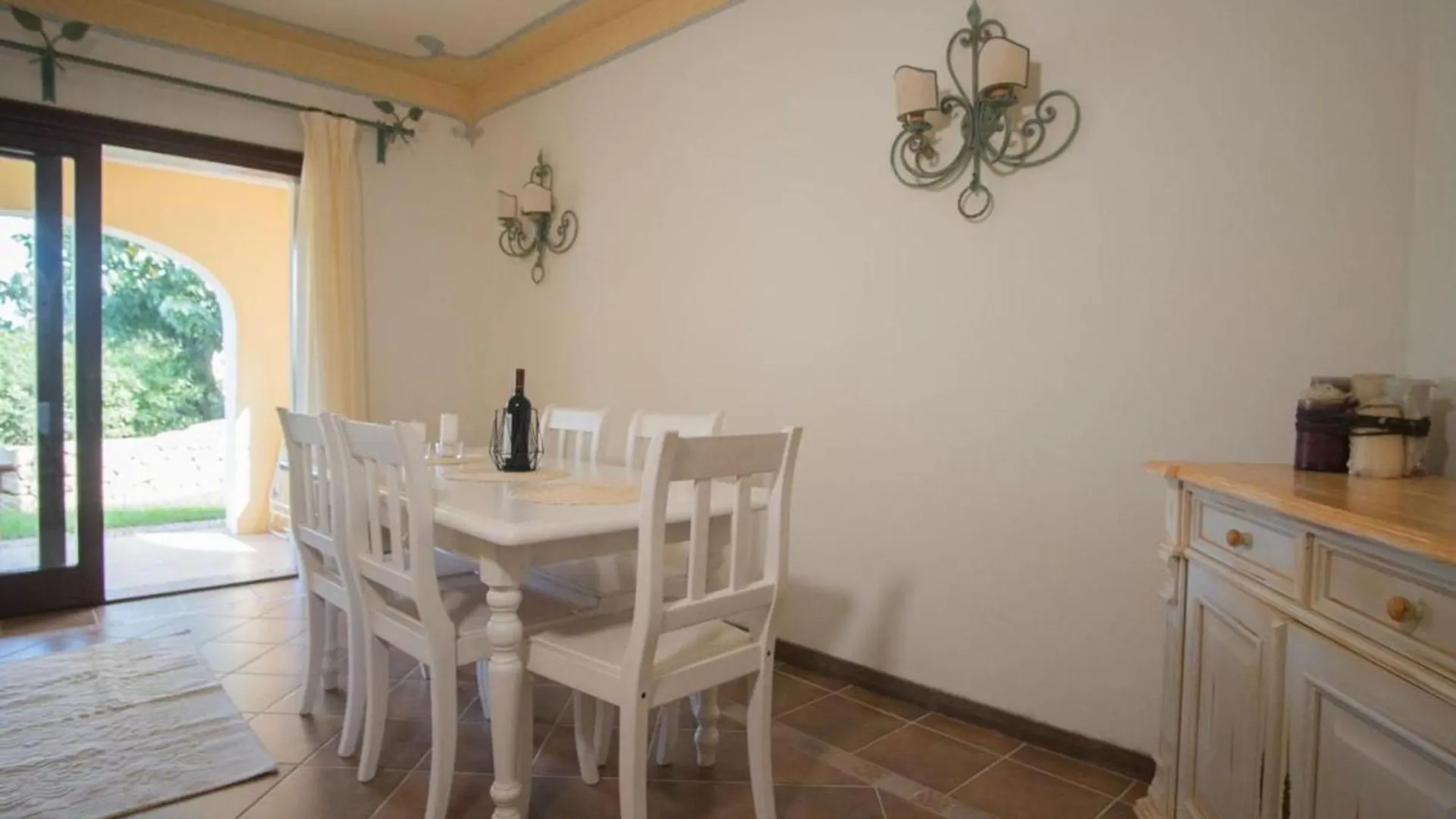 Beautiful Il Giardino Degli Oleandri One Bedroom Premium Apartment Sleeps 4 0*, Liscia di Vacca