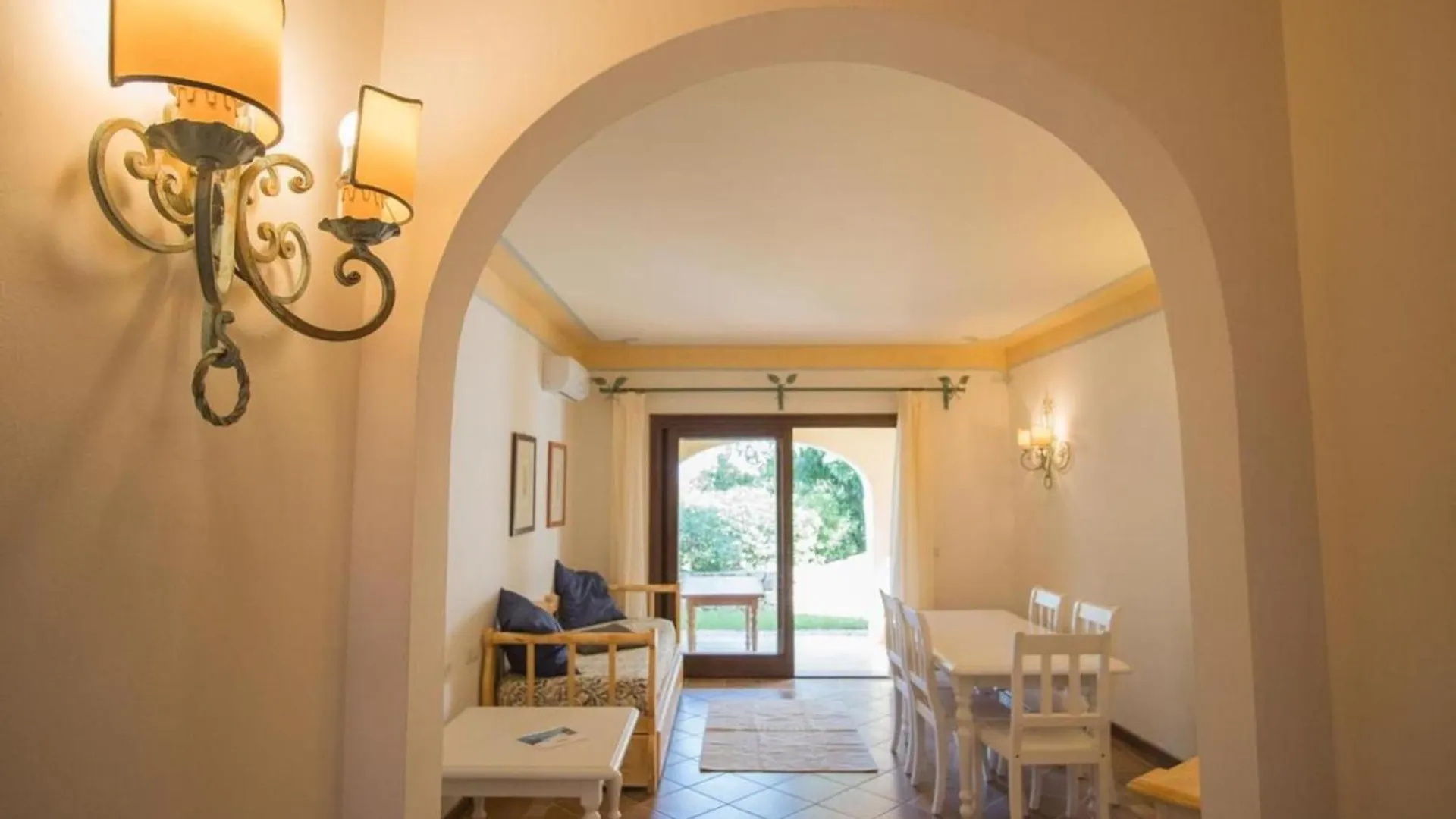 Beautiful Il Giardino Degli Oleandri One Bedroom Premium Apartment Sleeps 4 0*, Liscia di Vacca